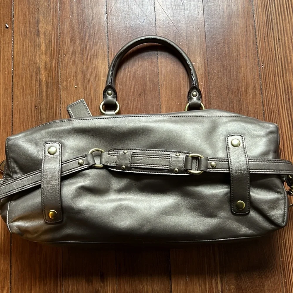 Coach - Picture 2 of 4